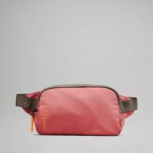 lululemon mini everywhere belt bag 💗